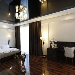 hotel-vilton.alltbilisihotels.com/